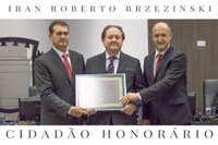 C. Mourão:  Titulo de Cidadão Honorário  foi entregue a Iran Brzezinski