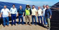 Parlamentares visitam obras da usina fotovoltaica do Tribunal de Justiça em CM