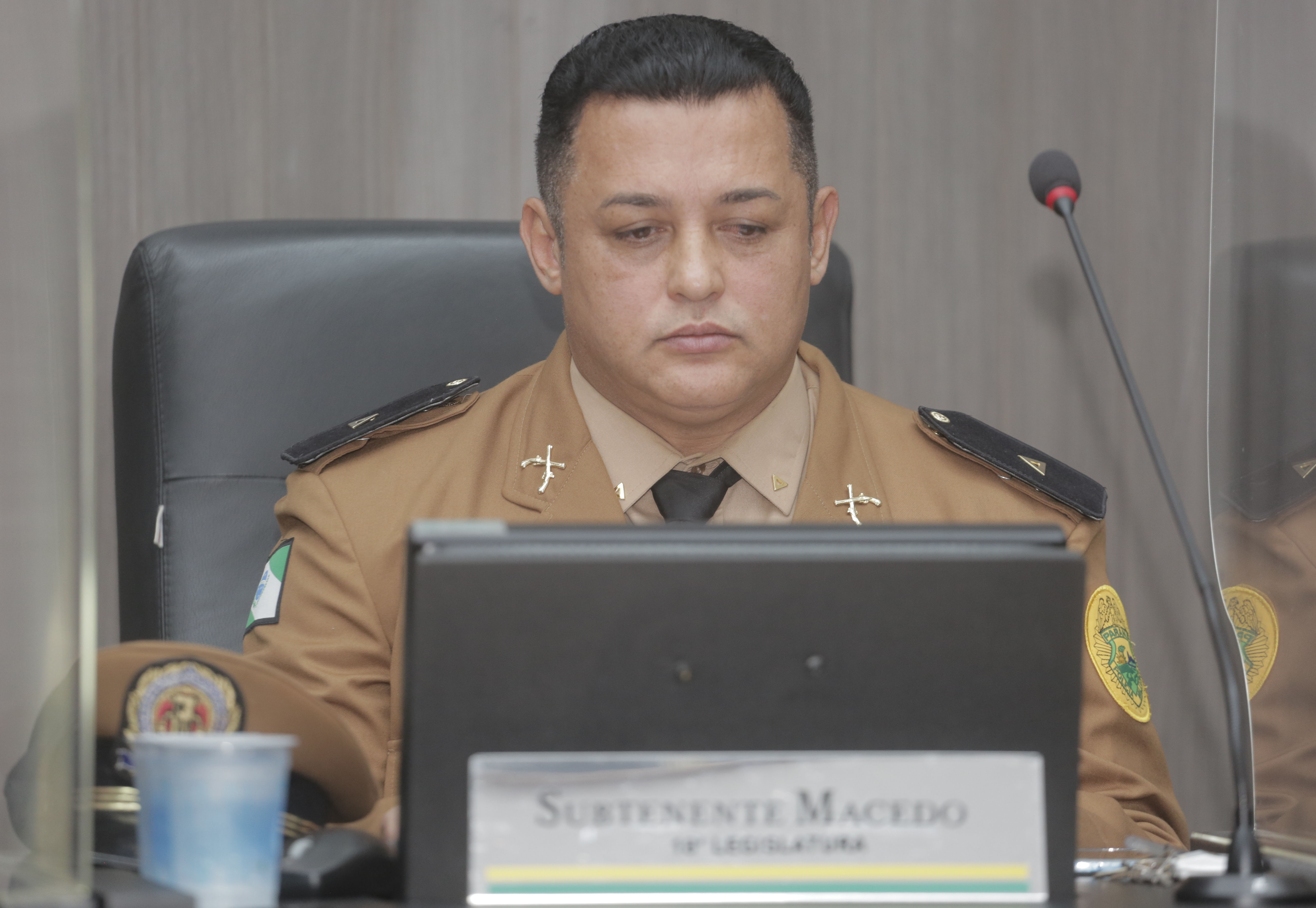 Subtenente Macedo pede implantação de faixa elevada e pintura em quebra molas 