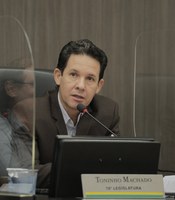 Toninho Machado solicita ambulância para transporte de pacientes atendidos pelo SUS em CM