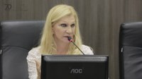 Vereadora questiona prefeitura sobre ações voltadas aos idosos